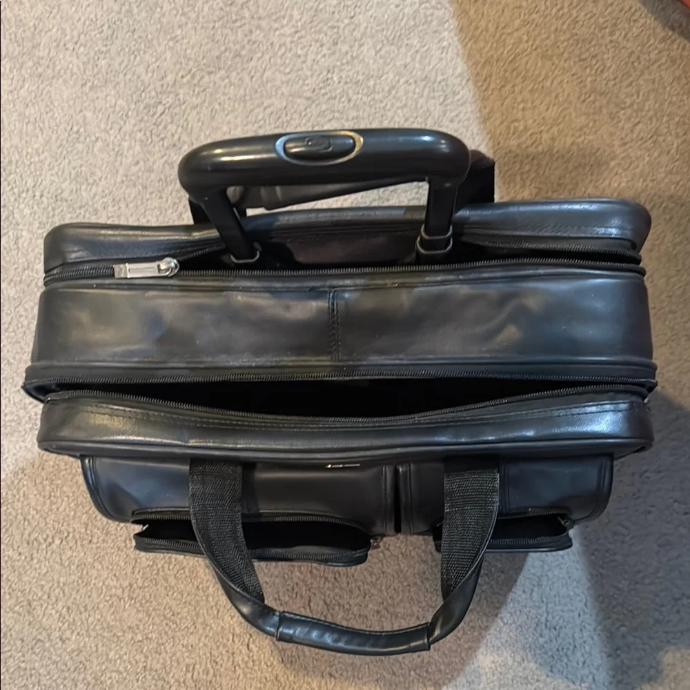 Solo Wheeled Black Laptop Bag for Business Travel - Picture 2 of 4